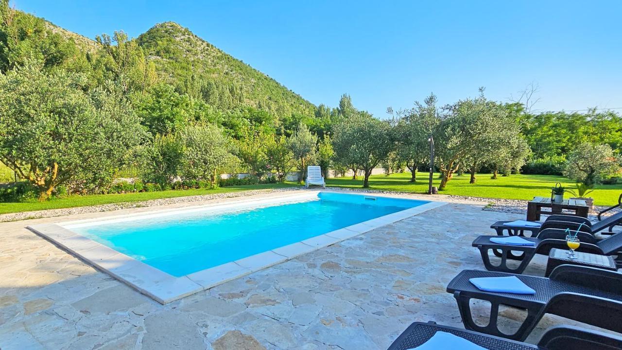 Holiday Home Natura With Private Pool โมสตาร์ ภายนอก รูปภาพ