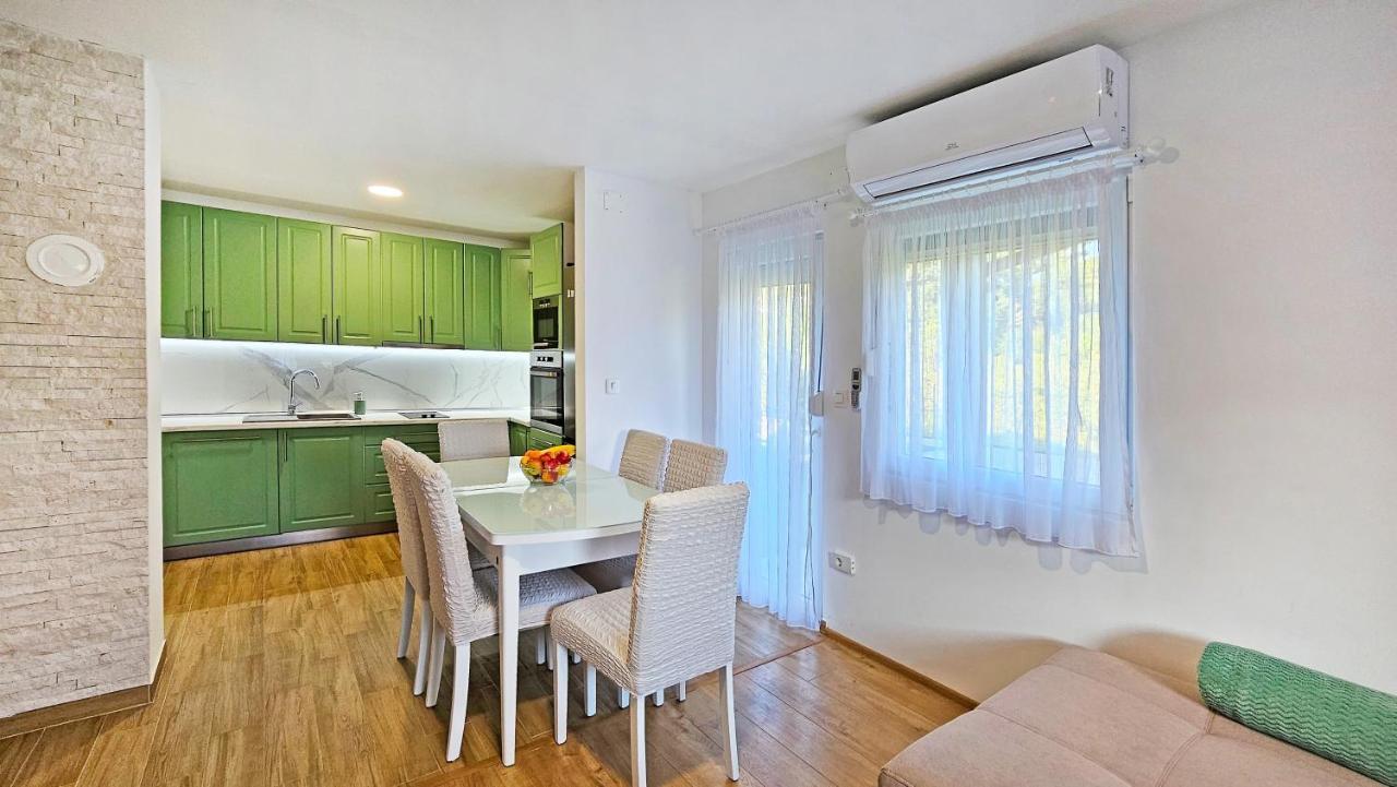 Holiday Home Natura With Private Pool โมสตาร์ ภายนอก รูปภาพ